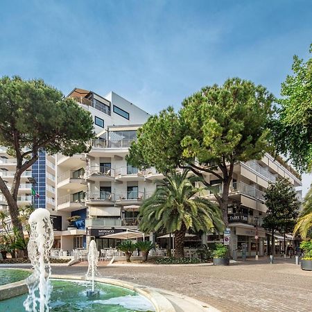 Hotel Monaco Lignano Sabbiadoro Exterior photo