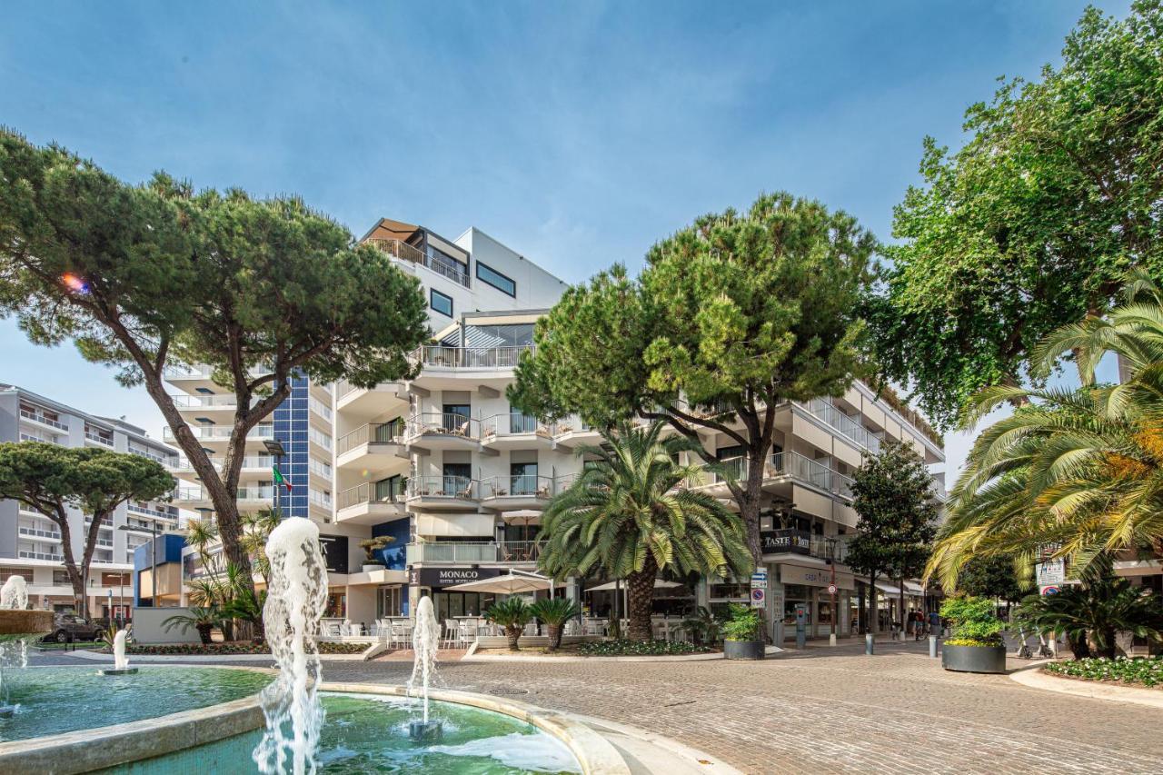 Hotel Monaco Lignano Sabbiadoro Exterior photo